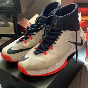 Nike Zoom Clearout Basketball Shoe